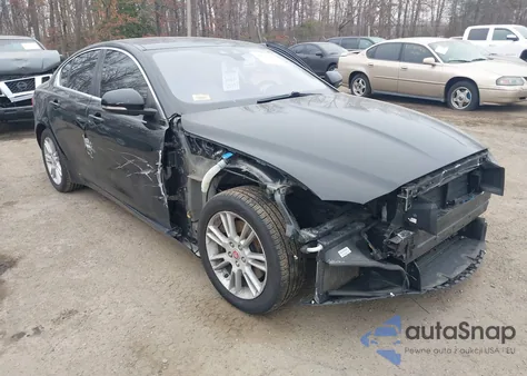 2019 Jaguar Xe 25T Premium из США, поврежденный, VIN SAJAD4FX1KCP49252